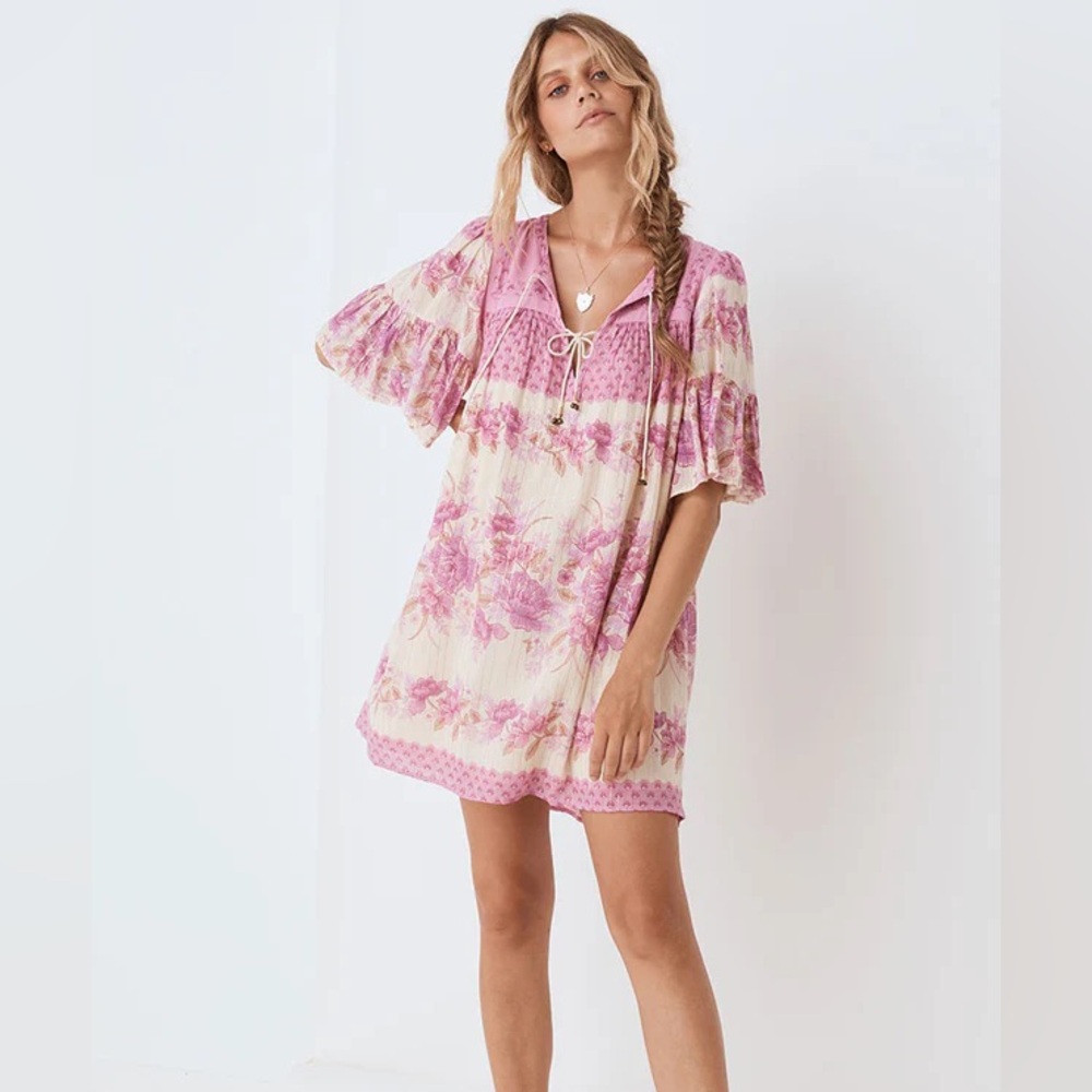 Spell & The Gypsy Collective’s luminous Coco Lei Flutter Sleeve Tunic sz XS